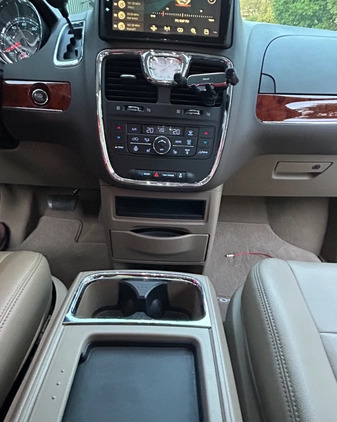 Chrysler Town &amp; Country cena 84000 przebieg: 104000, rok produkcji 2015 z Warszawa małe 436